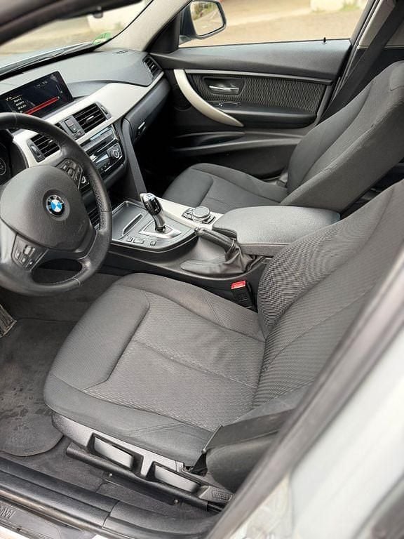 Gebraucht BMW 320 Advantage 163 PS (119 kW) 2016 Silber Kombi