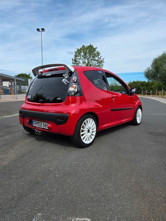 Grau Gebraucht 2013 Citroën C1 SELECTION Kleinwagen | 2.900 € (Guter Preis) - Bild 1/4