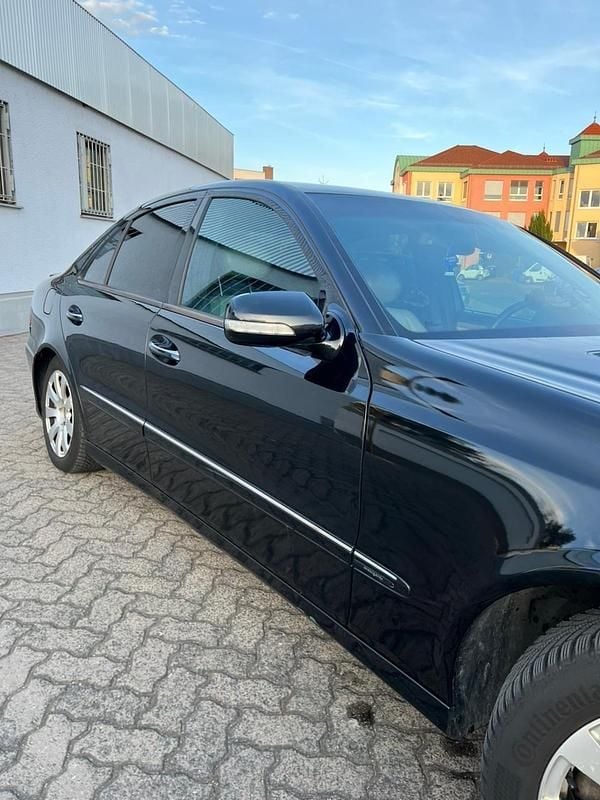 Gebraucht Mercedes E320 224 PS (164 kW) 2007 Schwarz Limousine
