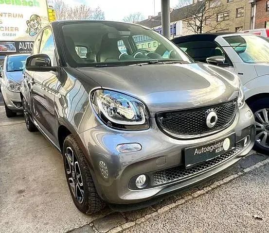 Second-hand Smart ForFour 200 CP (147 kW) 2015 Negru Hatchback
