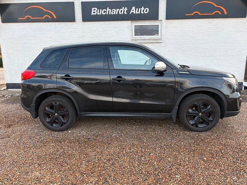 Schwarz Gebraucht 2017 Suzuki Vitara SUV | 9.200 € (Fairer Preis) - Bild 1/4
