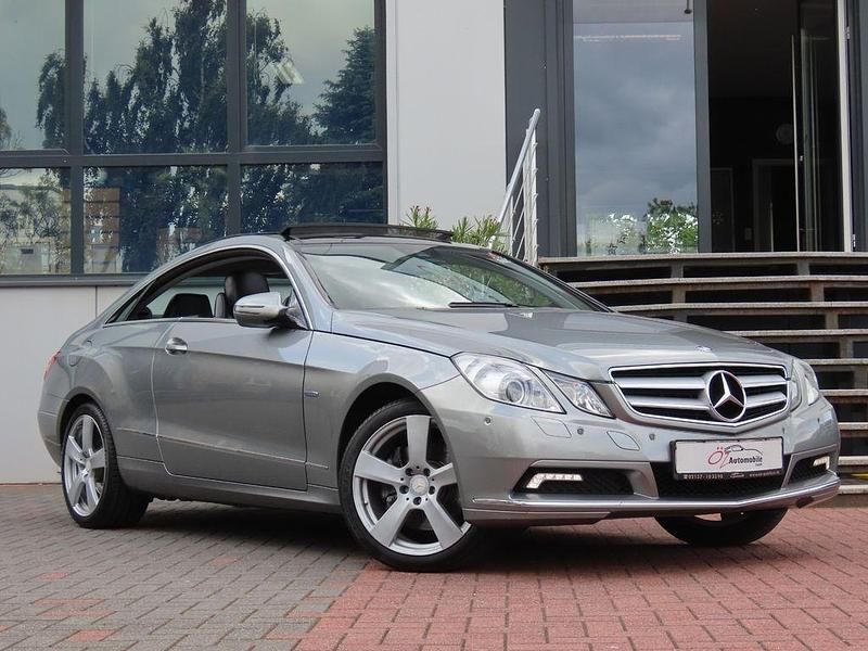 Silber Gebraucht 2009 Mercedes E350 Coupé | 7.900 € (Guter Preis) - Bild 1/4