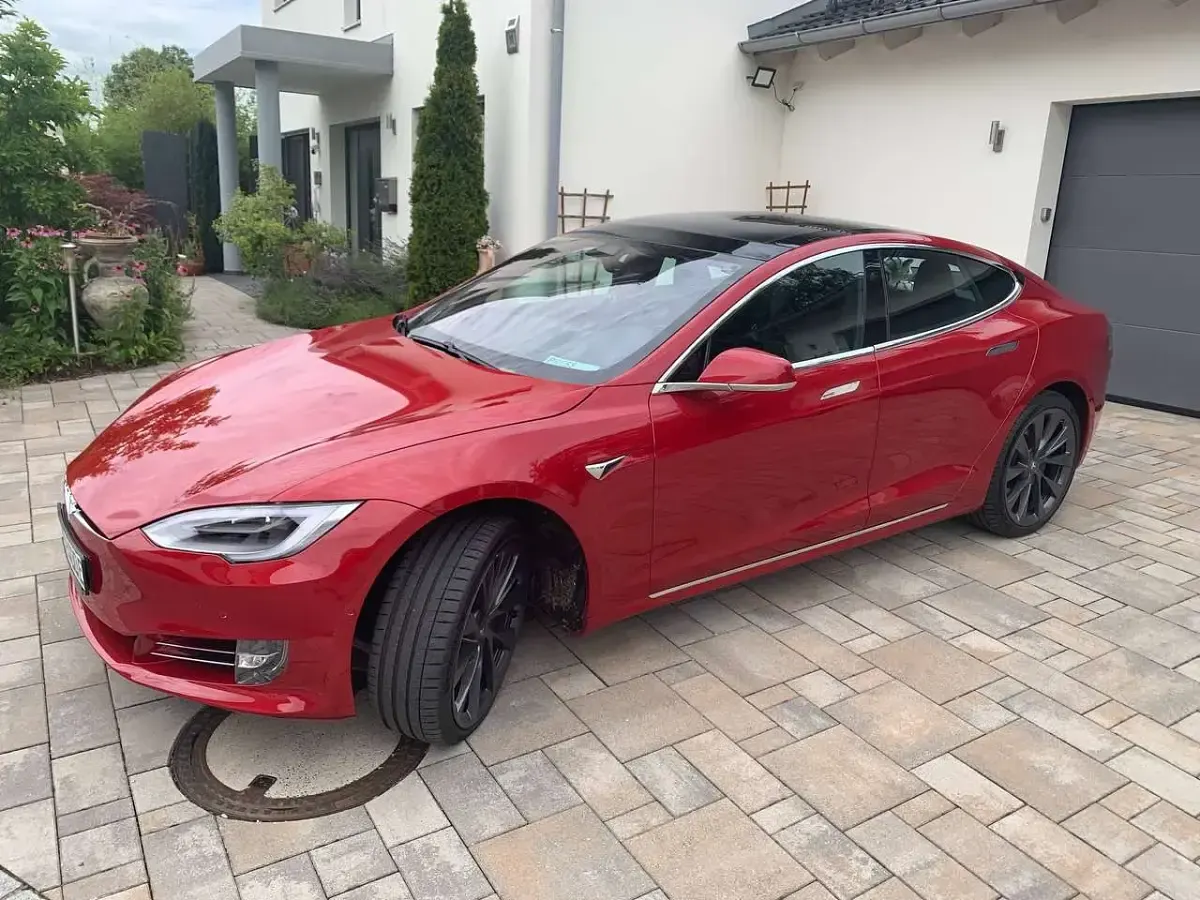 Gebraucht Tesla Model S 386 kW (525 PS) 2019 Rot Kleinwagen