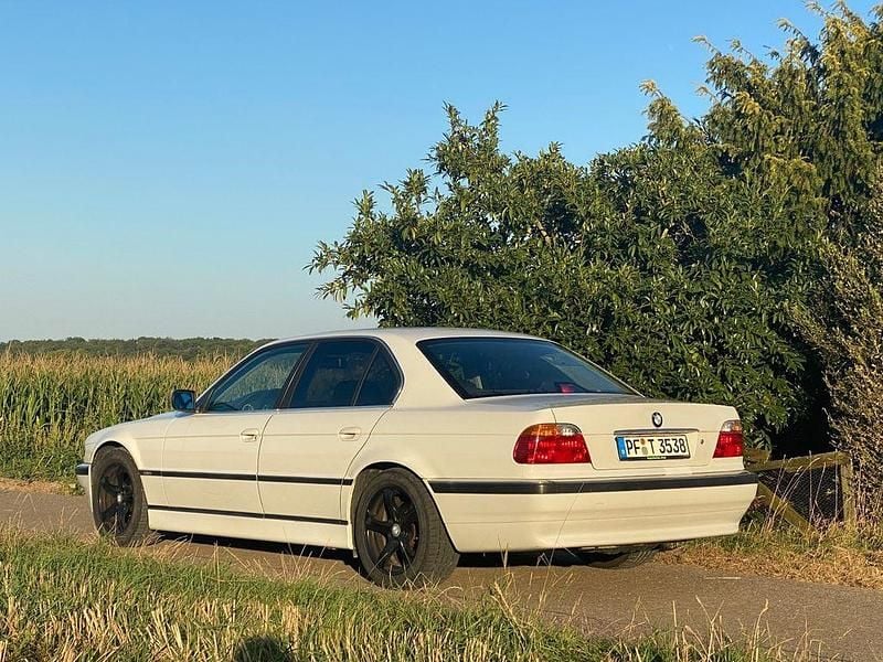 Second-hand BMW 728 193 CP (141 kW) 2001 Alb Berlinǎ
