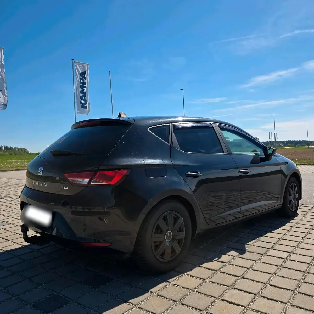 Używany Seat Leon 110 KM (80 kW) 2015 Czarny Sedan/Limuzyna