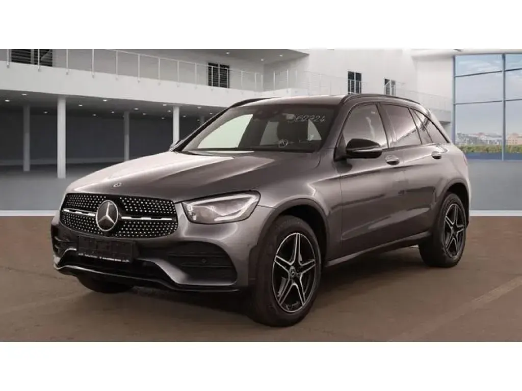Gebraucht Mercedes GLC300 AMG 245 PS (180 kW) 2021 Selenitgrau (metallic) Coupé