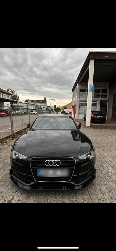 Schwarz Gebraucht 2011 Audi A5 Coupé | 12.500 € (Etwas zu teuer) - Bild 1/4