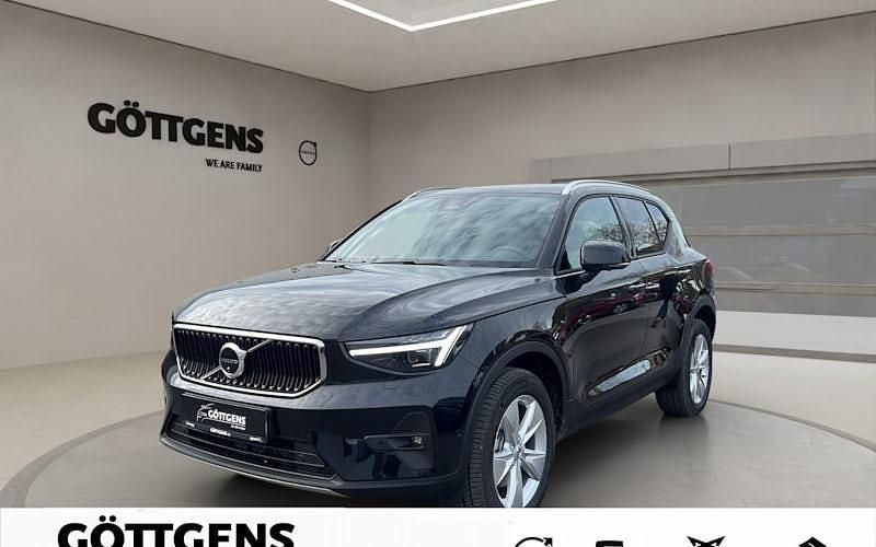 Neu Volvo XC40 Core 163 PS (119 kW) 2025 Schwarz SUV