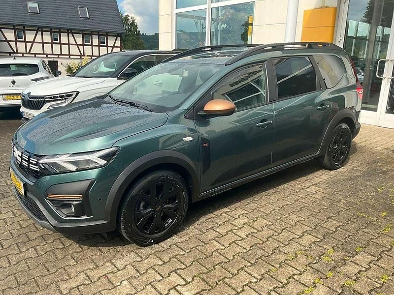 Grün Gebraucht 2023 Dacia Jogger Extreme Limousine | 18.990 € (Guter Preis) - Bild 1/4