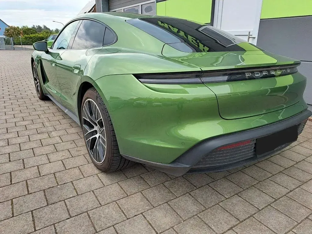 Gebraucht Porsche Taycan Performance Package 350 kW (476 PS) 2023 Grün Limousine