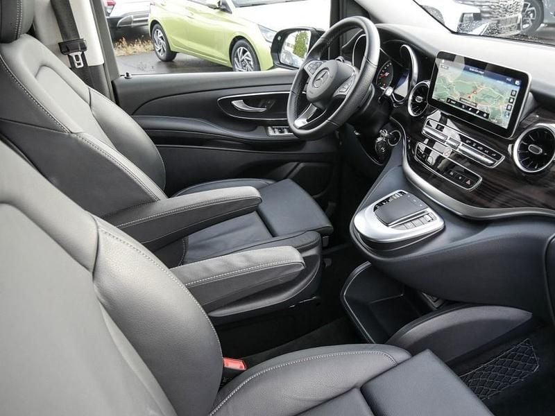 Gebraucht Mercedes V300 Avantgarde 237 PS (174 kW) 2024 Schwarz Van / Kleinbus