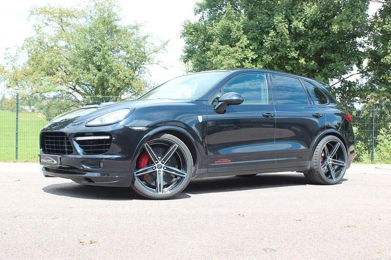 Schwarz Gebraucht 2013 Porsche Cayenne Turbo SUV | 34.958 € - Bild 1/4