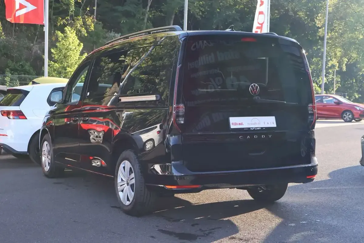 Neu VW Caddy Maxi 116 PS (85 kW) 2026 Schwarz Van / Kleinbus