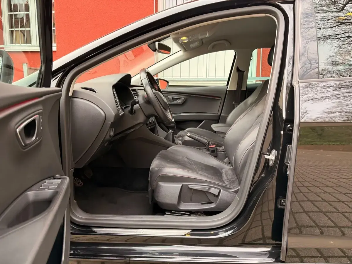 Gebraucht Seat Leon FR 180 PS (132 kW) 2016 Schwarz Limousine