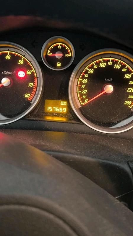 Silber Gebraucht 2009 Opel Astra GTC Kleinwagen | 2.500 € (Guter Preis) - Bild 1/4