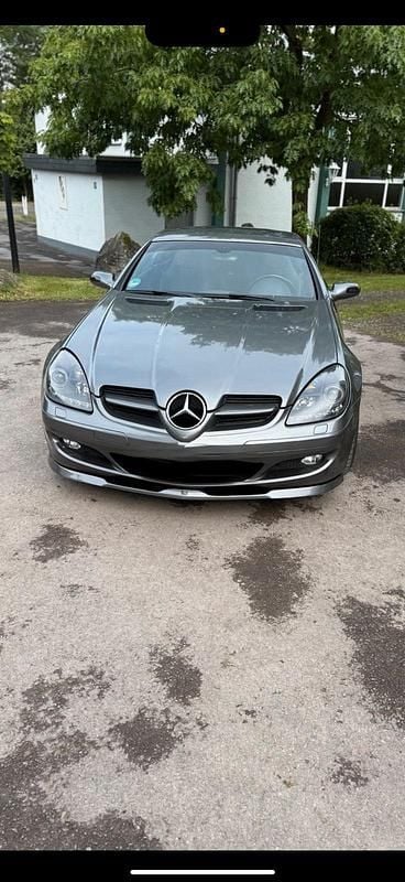 Grau Gebraucht 2006 Mercedes SLK280 Cabrio | 10.750 € (Etwas zu teuer) - Bild 1/4