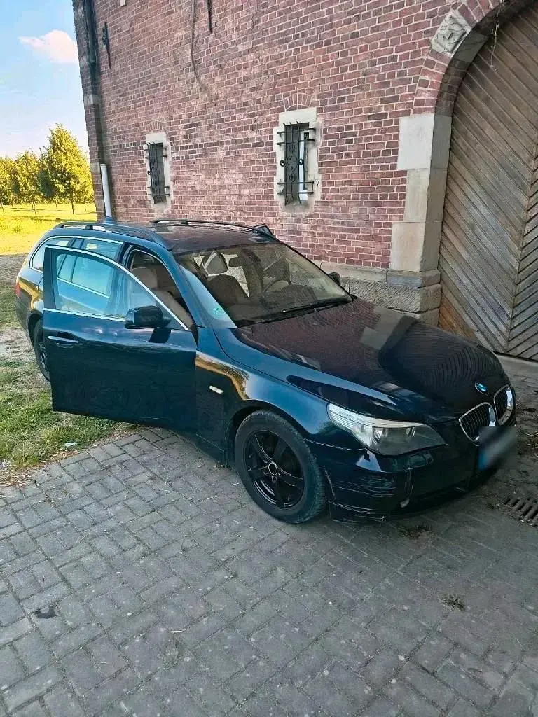 Gebraucht BMW 525 177 PS (130 kW) 2006 Blau Kombi