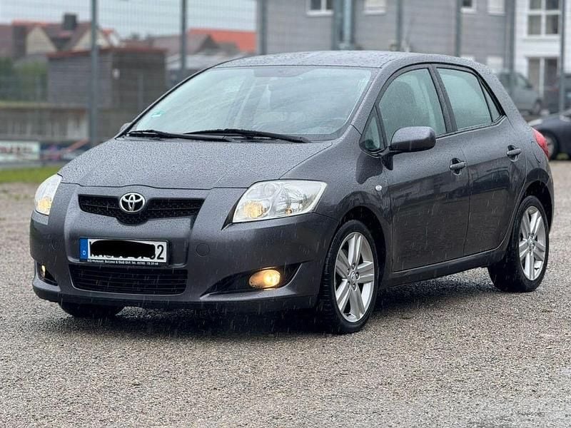 Grau Gebraucht 2008 Toyota Auris Executive Limousine | 2.750 € (Fairer Preis) - Bild 1/4