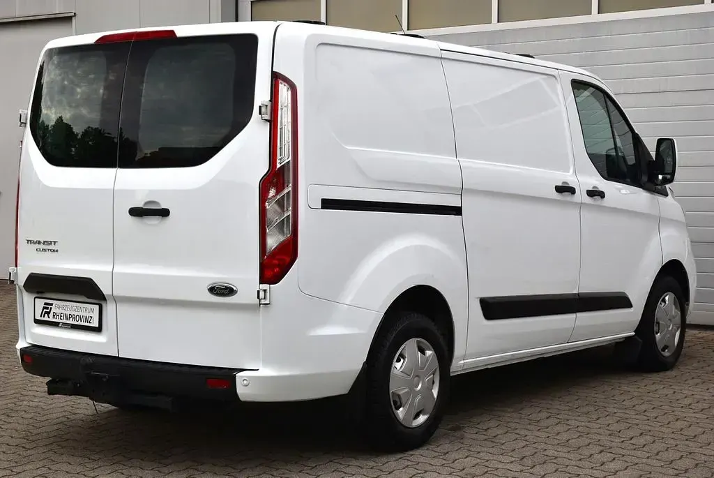Używany Ford Transit Custom Trend 131 KM (96 kW) 2023 Biały Minivan