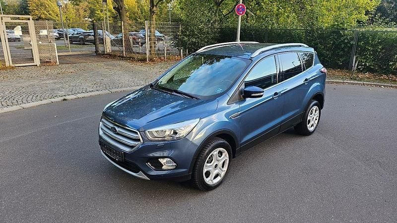 Blau Gebraucht 2019 Ford Kuga Cool & Connect SUV | 11.750 € (Superpreis) - Bild 1/4