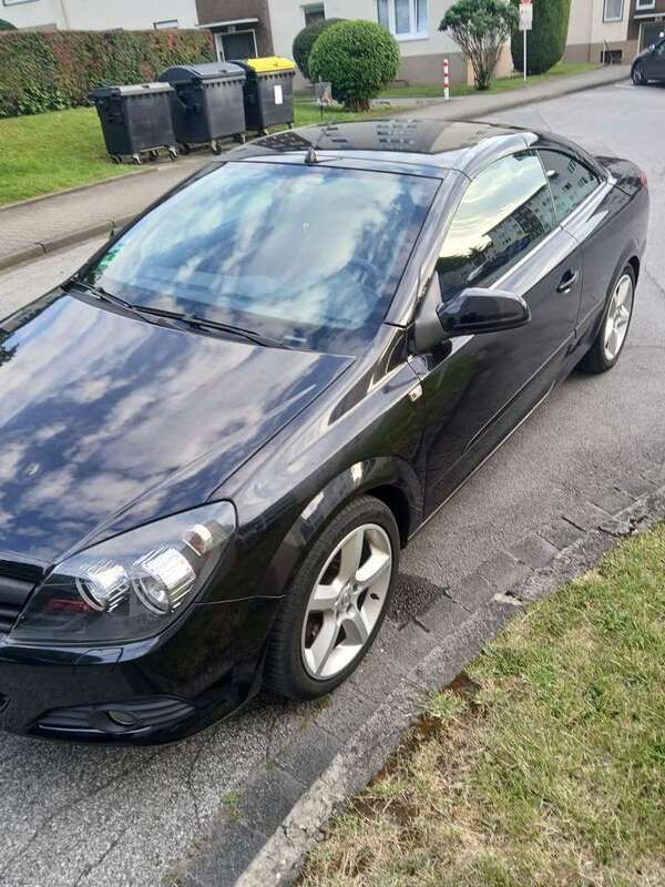 Schwarz Gebraucht 2006 Opel Astra GTC Edition+ Limousine | 1.399 € (Superpreis) - Bild 1/4