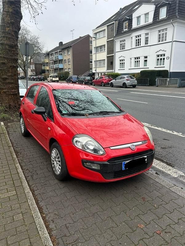 Rot Gebraucht 2010 Fiat Punto Kleinwagen | 1.400 € (Guter Preis) - Bild 1/4