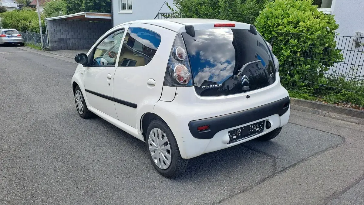 Gebraucht Citroën C1 SELECTION 68 PS (50 kW) 2013 Weiß Kleinwagen