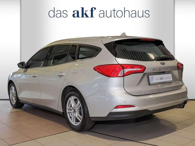 Gebraucht Ford Focus Cool & Connect 95 PS (69 kW) 2022 Polarsilber Kombi