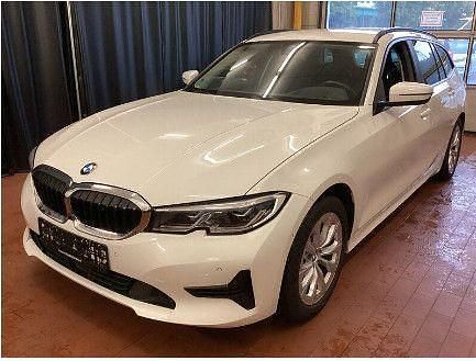 Gebraucht BMW 320 Advantage 190 PS (139 kW) 2021 Weiß Kombi