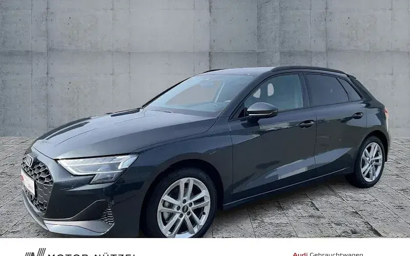Gebraucht Audi A3 Ambiente 116 PS (85 kW) 2025 Grau Limousine