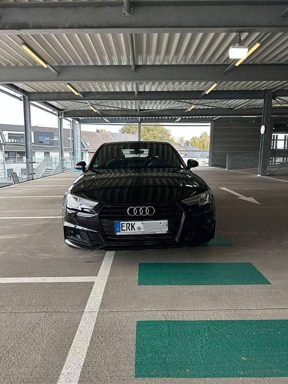 Schwarz Gebraucht 2019 Audi A4 Ambiente Limousine | 20.500 € (Guter Preis) - Bild 1/4