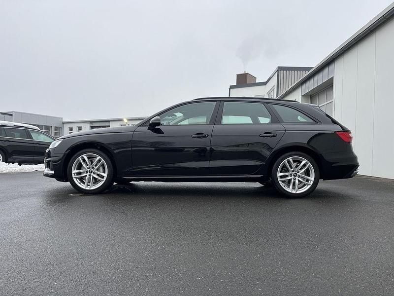 Gebraucht Audi A4 Advanced Plus 204 PS (150 kW) 2022 Schwarz Kombi