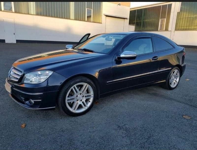 Gebraucht Mercedes CLC220 150 PS (110 kW) 2009 Blau Kleinwagen