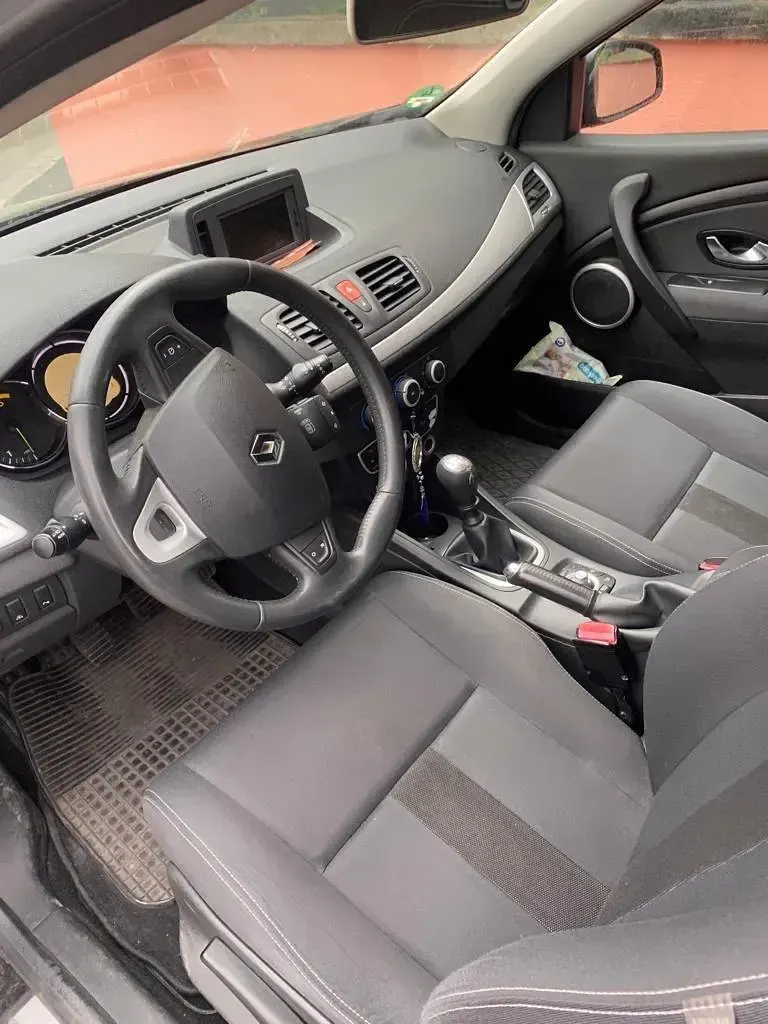 Gebraucht Renault Mégane GrandTour 110 PS (80 kW) 2010 Schwarz Kombi