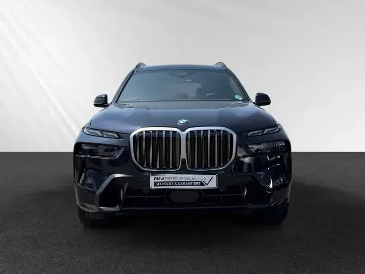 Gebraucht BMW X7 M Sport 352 PS (258 kW) 2025 Carbonschwarz metallic SUV
