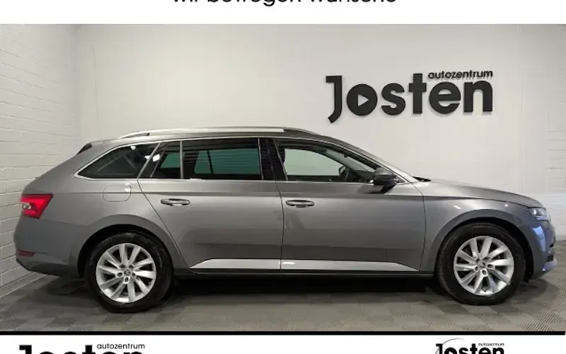 Gebraucht Skoda Superb Style 150 PS (110 kW) 2024 Grau Kombi