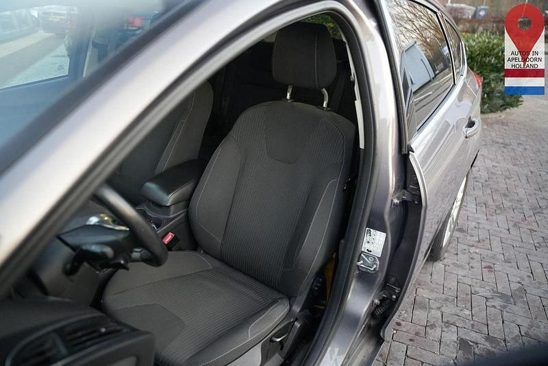 Gebraucht Ford Focus Titanium 125 PS (91 kW) 2013 Grau Limousine