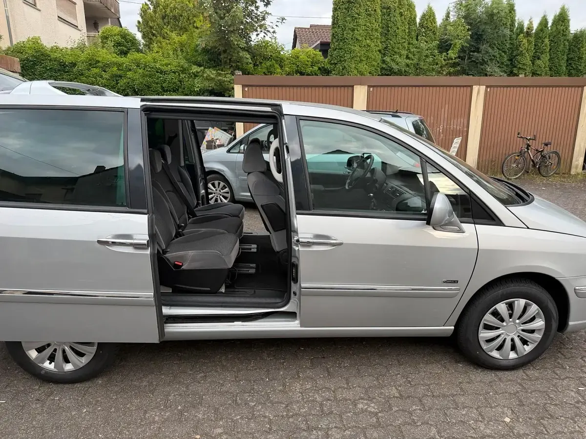 Gebraucht Peugeot 807 136 PS (100 kW) 2011 Silber Van / Kleinbus