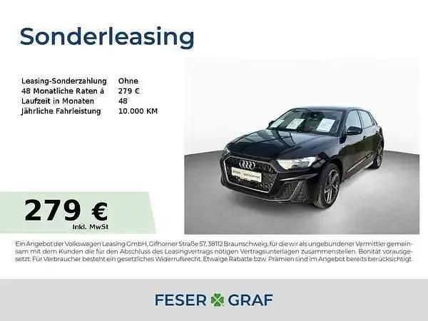Schwarz (mythosschwarz metallic) Neu 2025 Audi A1 Sportback S-Line Kleinwagen | 27.571 € (Superpreis) - Bild 1/4