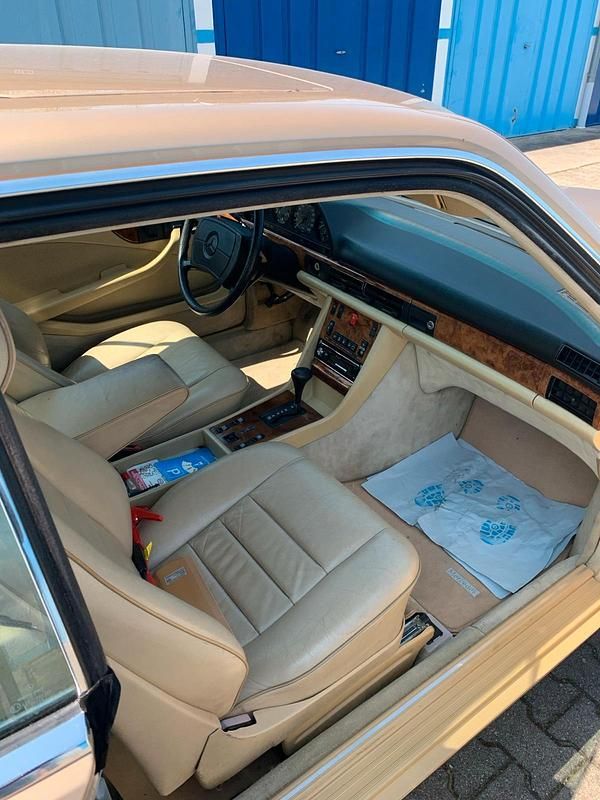 Gebraucht Mercedes 500 245 PS (180 kW) 1983 Gold Coupé