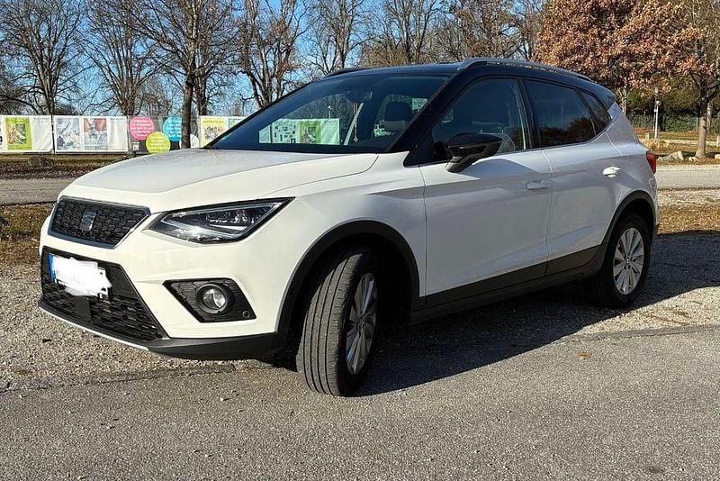 Weiß Gebraucht 2019 Seat Arona XCELLENCE SUV | 15.499 € (Guter Preis) - Bild 1/4