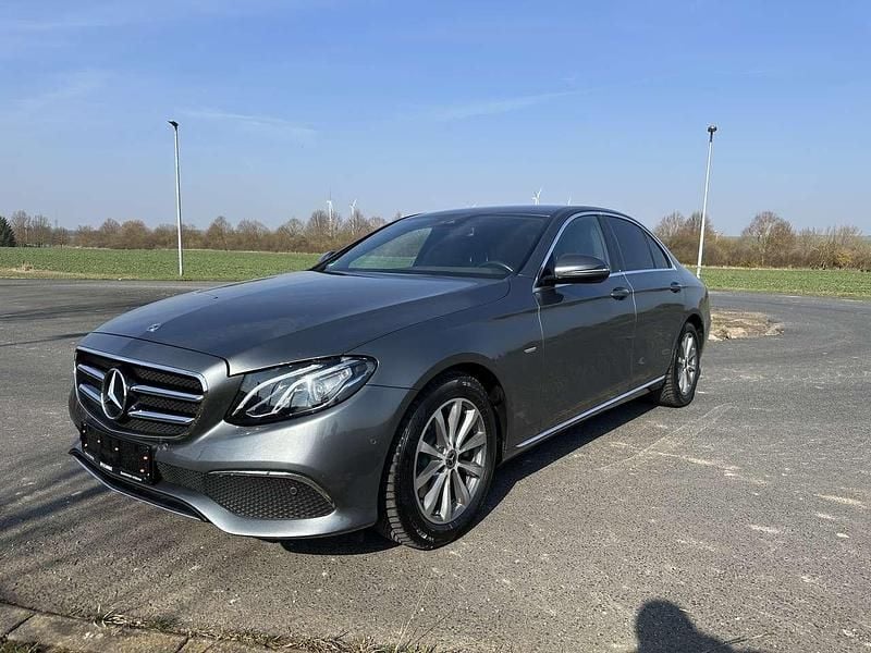 Gebraucht Mercedes E220 194 PS (142 kW) 2019 Grau Limousine