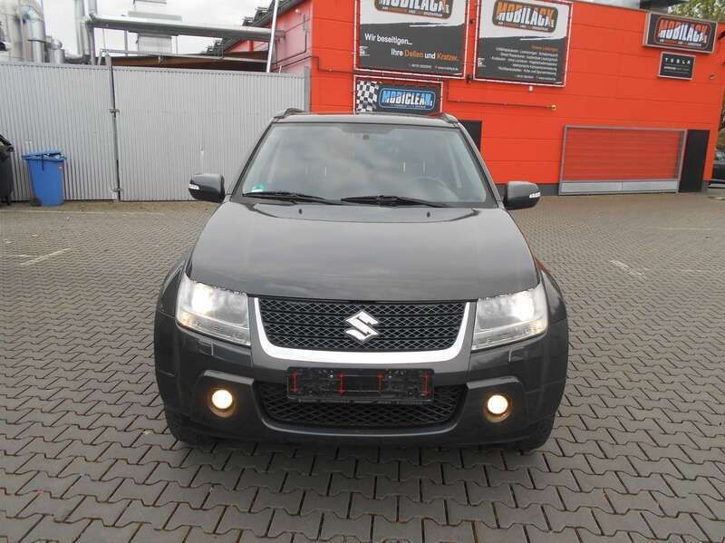 Grau Gebraucht 2011 Suzuki Grand Vitara SUV | 8.999 € (Fairer Preis) - Bild 1/4