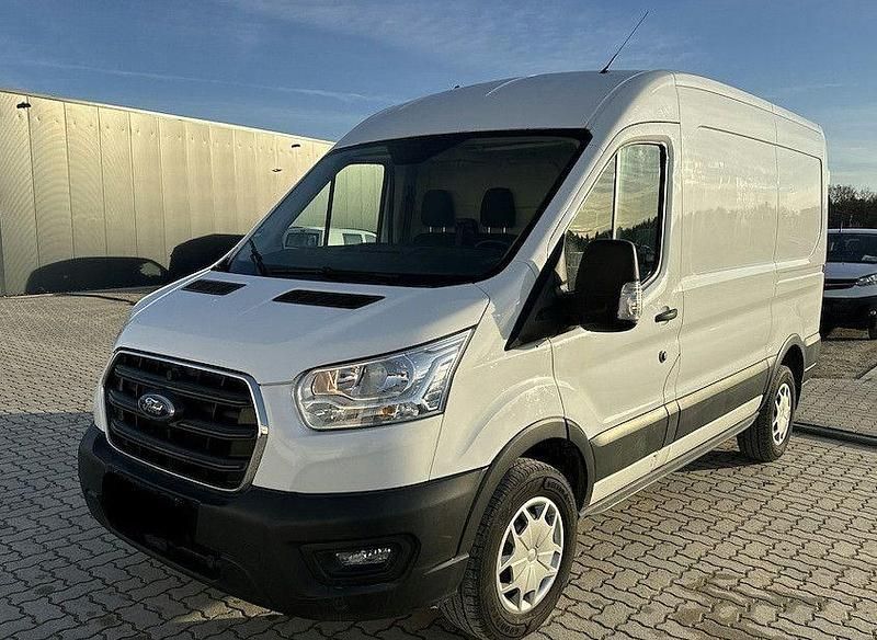Gebraucht Ford Transit Trend 105 PS (77 kW) 2022 Weiß Limousine