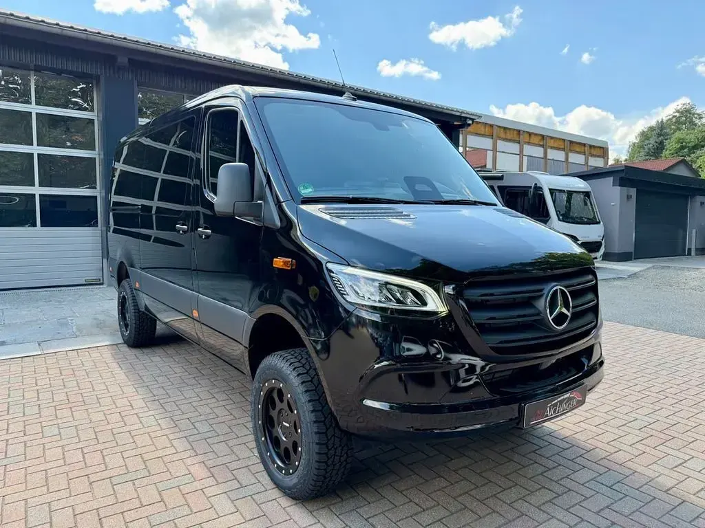 Neu Mercedes Sprinter 190 PS (139 kW) 2026 Schwarz Van