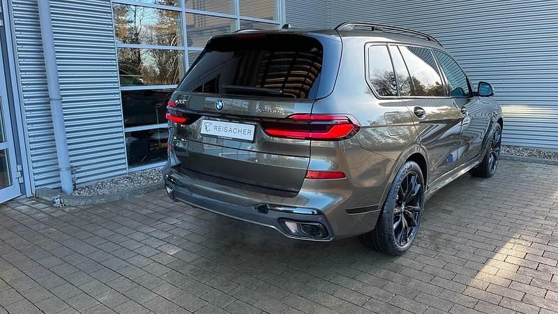 Neu BMW X7 Efficient Dynamics 352 PS (258 kW) 2025 Manhattan metallic SUV