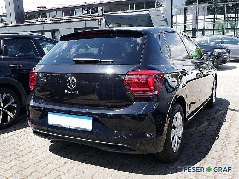 Gebraucht VW Polo Comfortline 95 PS (69 kW) 2021 Deep black perleffekt Limousine