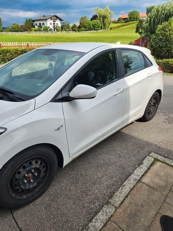 Gebraucht 2014 Hyundai i30 Trend Limousine | 4.190 € (Guter Preis) - Bild 1/4