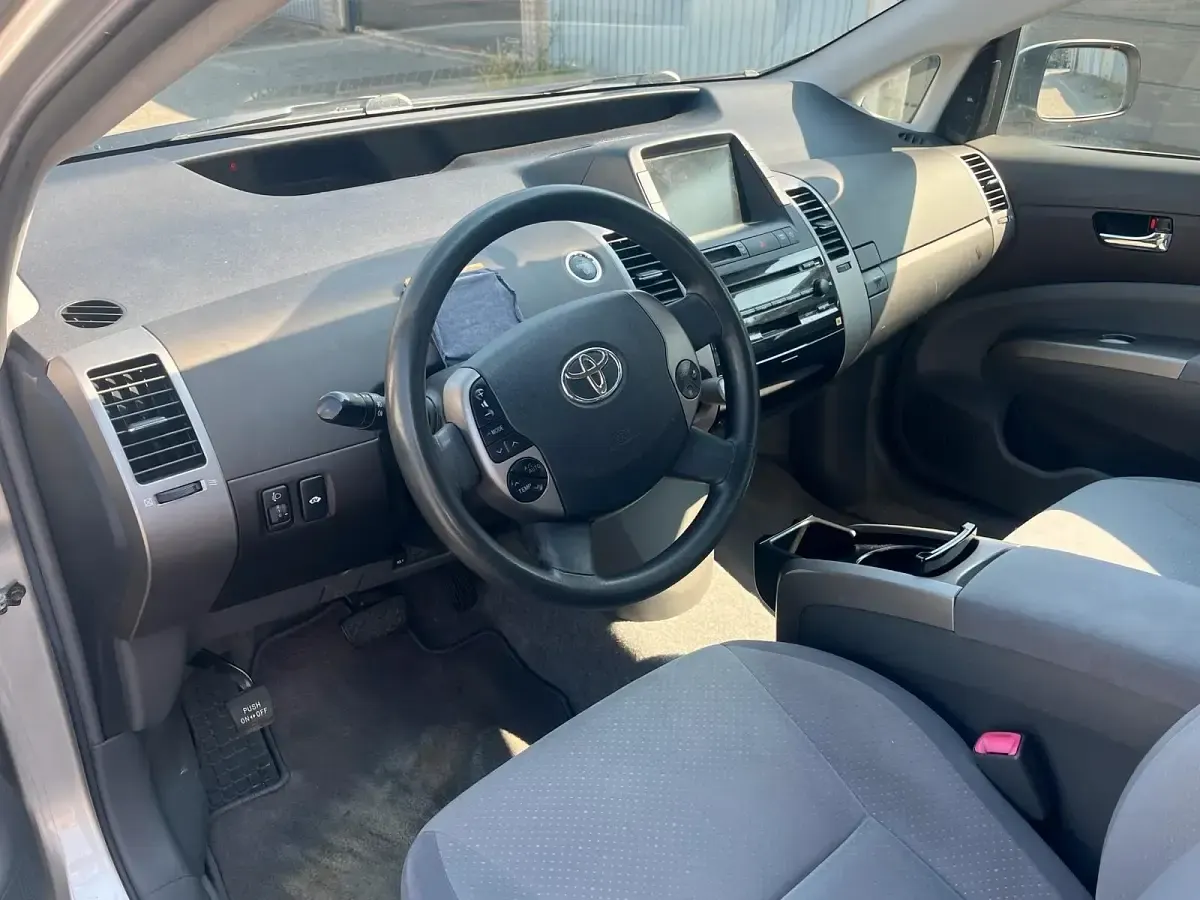 Gebraucht Toyota Prius 77 PS (56 kW) 2005 Grau Kleinwagen