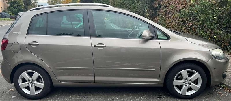 Gebraucht VW Golf VI Team 105 PS (77 kW) 2011 Braun Kleinwagen